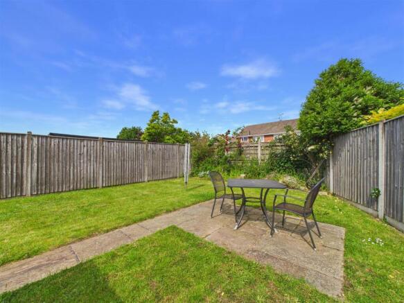 2 bed Semi-Detached Bungalow for sale Image 8