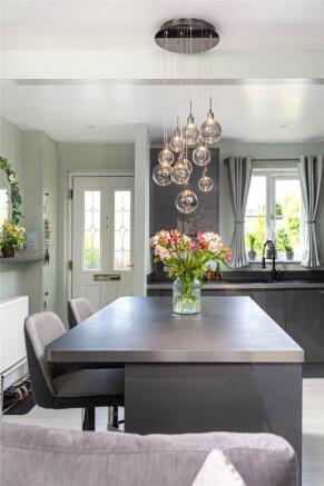 2 bed Semi-Detached for sale Image 8