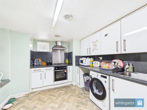 3 bed Semi-Detached for sale Image 6