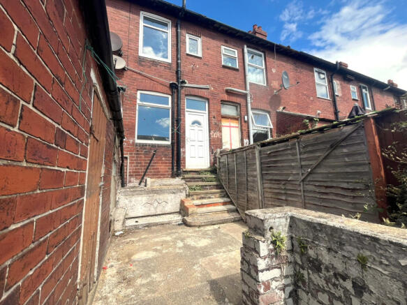 2 bed Terraced to rent Image 10