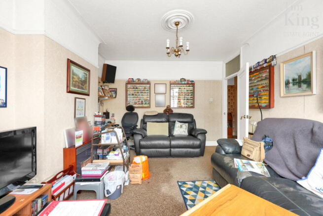 Chingford Avenue, London, E4 6RP photo 4