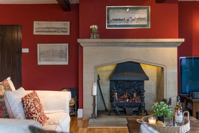 5 bed Detached for sale Image 11