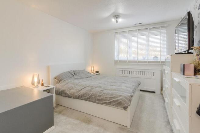 Bedroom 1.jpg