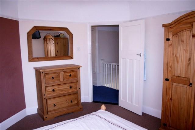 Master Bedroom (2)