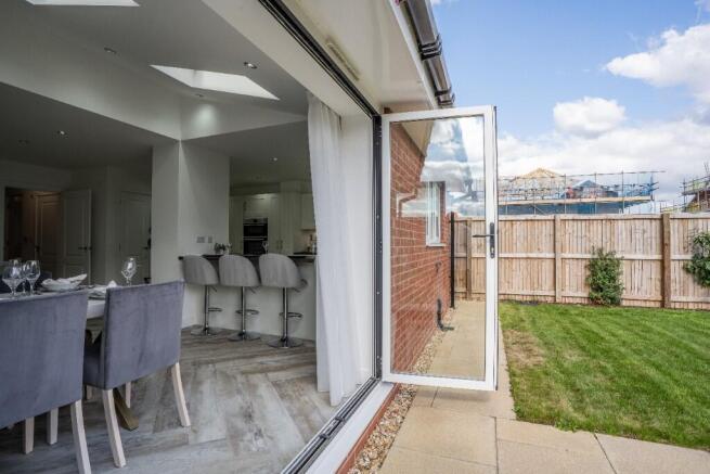 4 bed Detached for sale Image 9