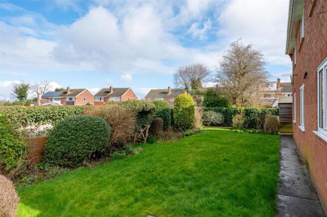 4 bed Detached for sale Image 10