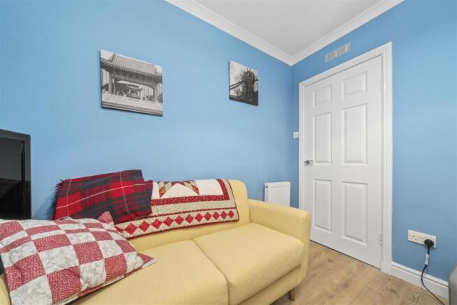 Bedroom 1 (1).JPG