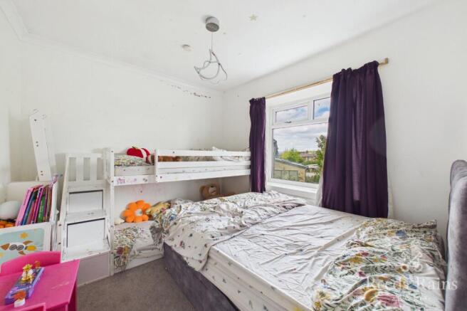 3 bed Semi-Detached for sale Image 6