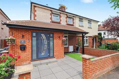 Gloster Road, Woking, Surrey, GU22
