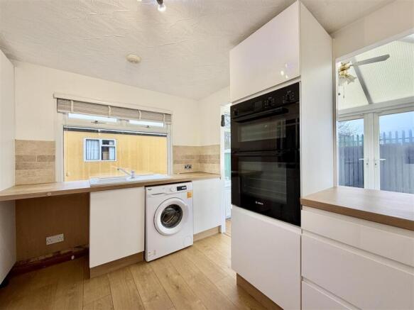 1 bed Park Home for sale Image 4