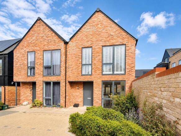 3-bed semi-detached on St. Andrews Drive, Chelmsford Garden, Chelmsford, £500,000