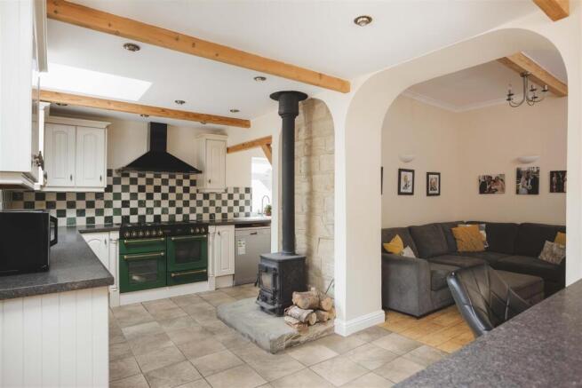4 bed Farm House for sale Image 4
