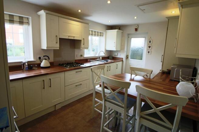 kitchen 2.JPG
