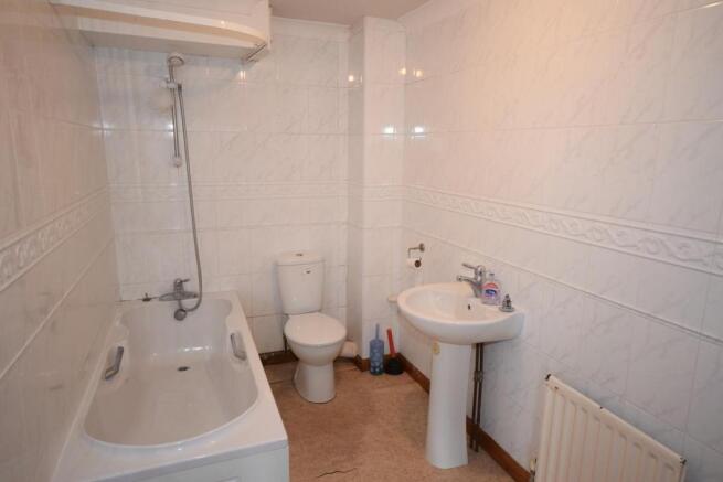 BATHROOM.JPG