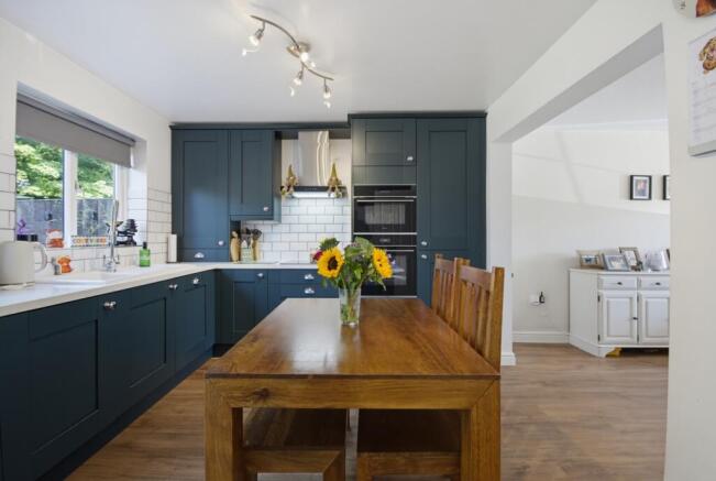 3 bed Semi-Detached for sale Image 7