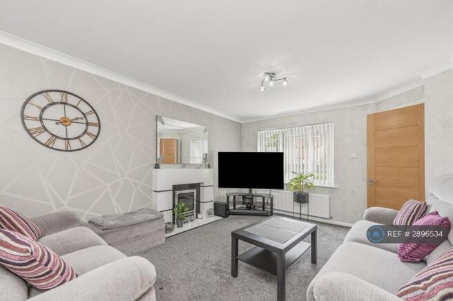 4 bed Detached to rent Image 5