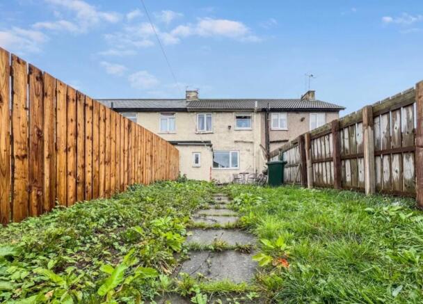 2 bed Terraced to rent Image 6