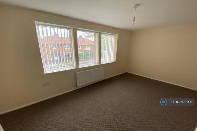 2 bed End of Terrace to rent Image 5