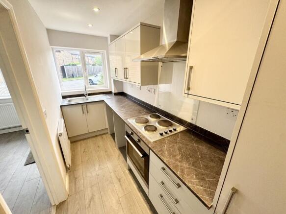 9 Woodger Close -...