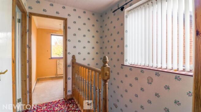 FIRST FLOOR LANDING