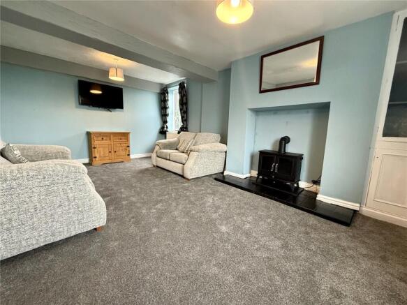 7 bed Detached for sale Image 6