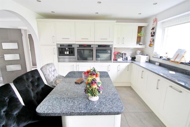 Kitchen: