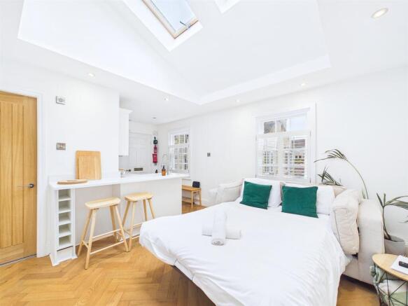1 bed Apartment for sale Image 2