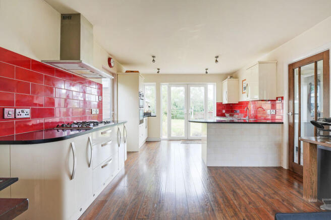 3 bed Detached for sale Image 7