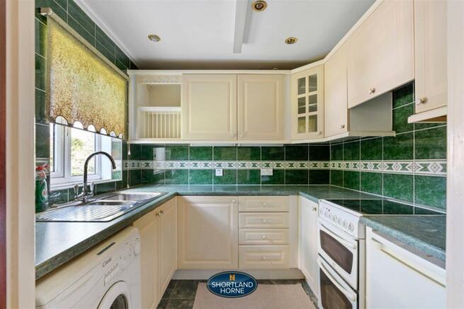 16 Brentwood Gardens (1 of 11).jpg