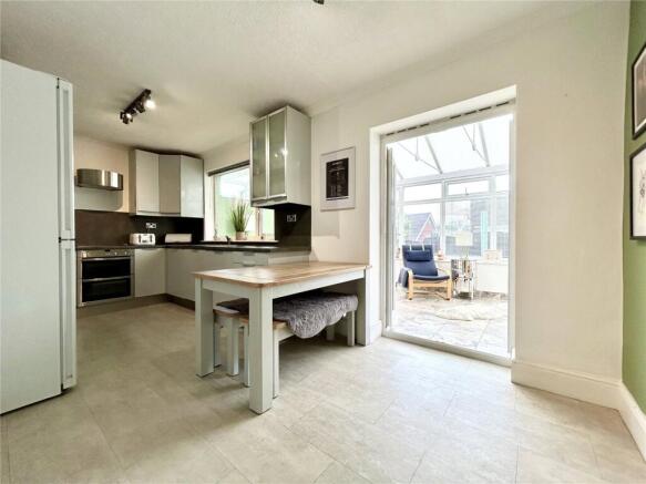 4 bed Semi-Detached for sale Image 5