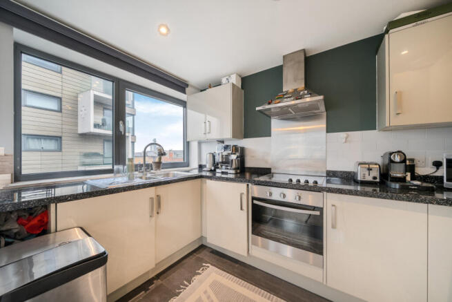 1408101-6-69849d2...