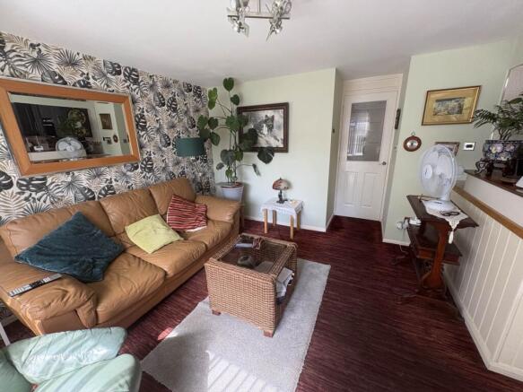 2 bed Flat for sale Image 7