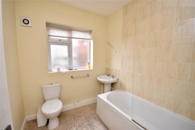 2 bed Semi-Detached Bungalow for sale Image 12
