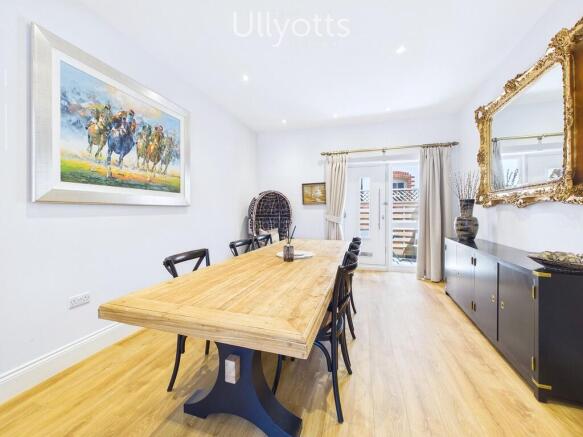 3 bed Semi-Detached to rent Image 7