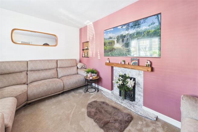 3 bed Semi-Detached for sale Image 2