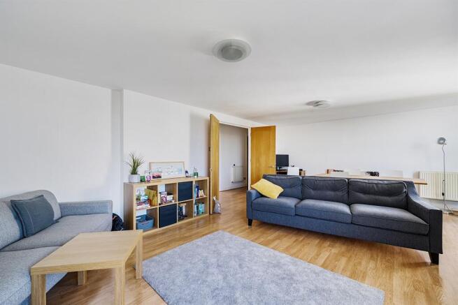 Barrier Point Road, E16 photo 4