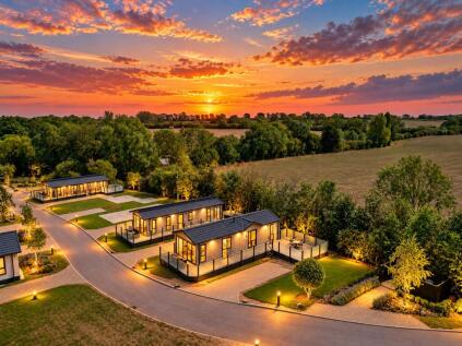 Cambridge Country Club, Toft Road, CB23
