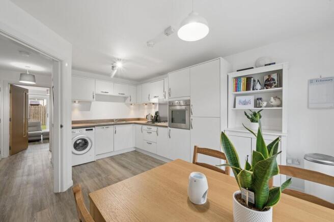 Kitchen/ Dining Room