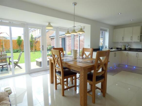 OPEN PLAN KITCHEN/FAMILY/DINING