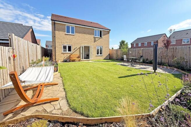 4 bed Detached for sale Image 8