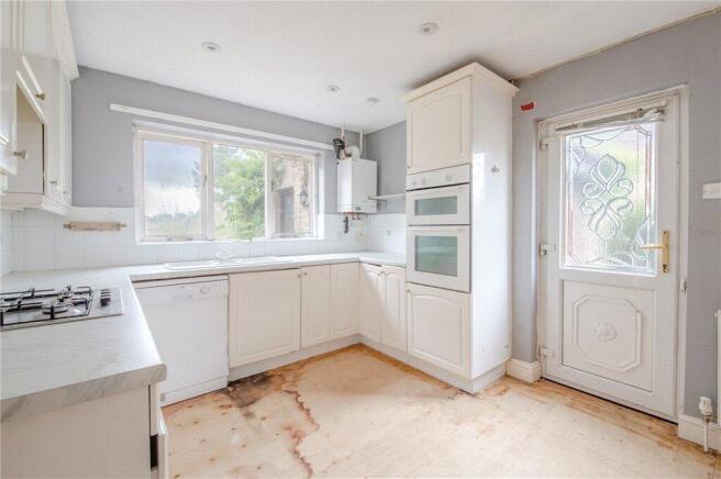 4 bed Detached for sale Image 5