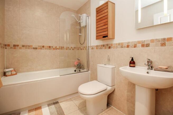 3 bed Town House for sale Image 11