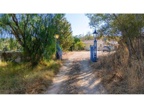 A beautiful 10-hectare Portuguese-style 'Farm', Mexilhoeira Grande