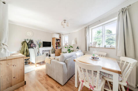 Raven Square, Alton, Hampshire, GU34