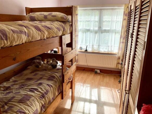 bed2.jpg