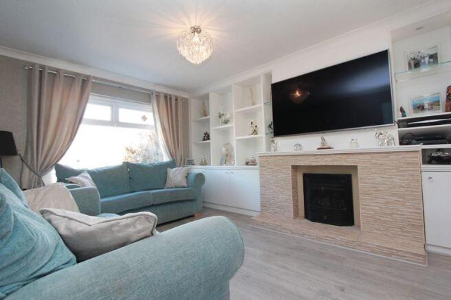 Sitting Area (...