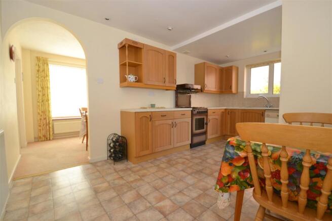 kitchen 2.jpg