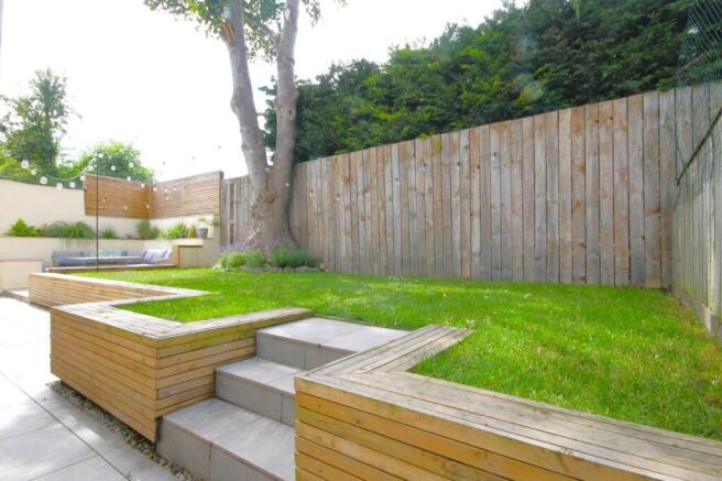 4 bed Semi-Detached for sale Image 5