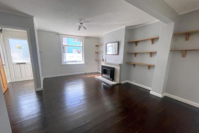 Lounge/sitting room