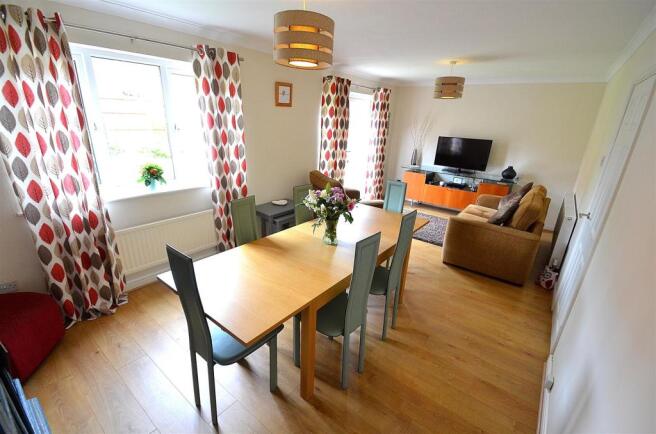 Lounge/Dining Room